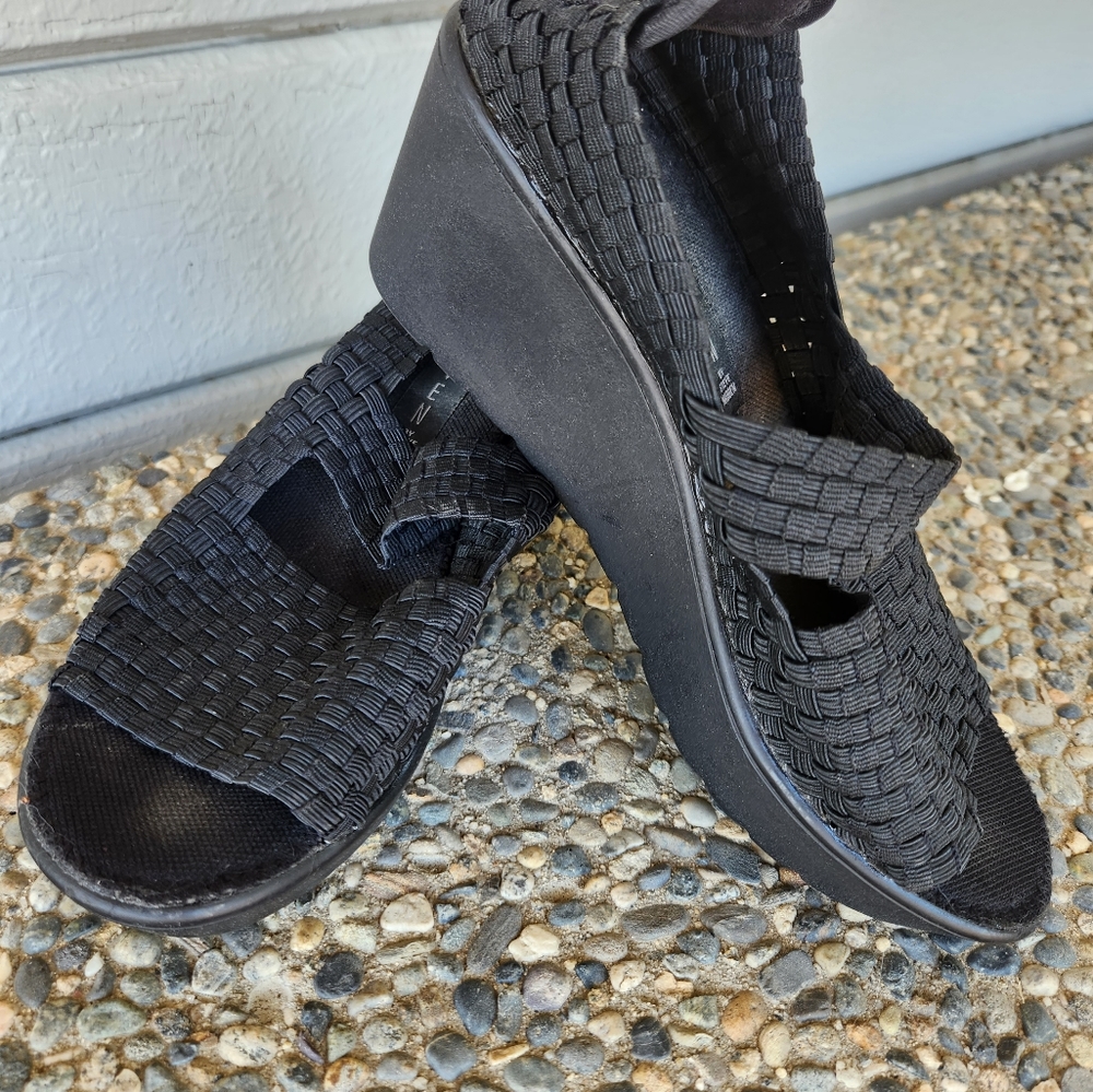 Steven Madden Black Wedges